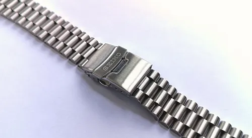 Como ajustar pulseira de aço do relógio: guia completo e detalhado passo a passo Image