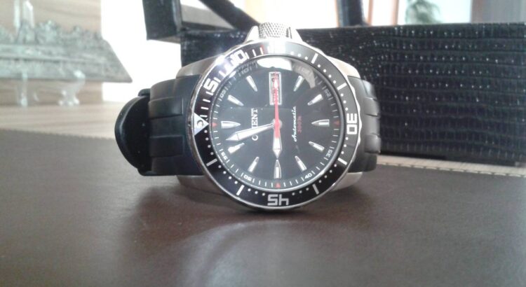 por que o relógio embaça por dentro